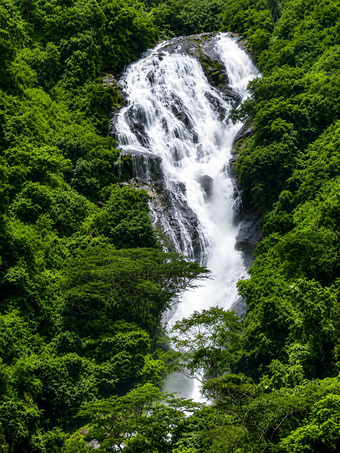 Asupini Ella waterfall cascade